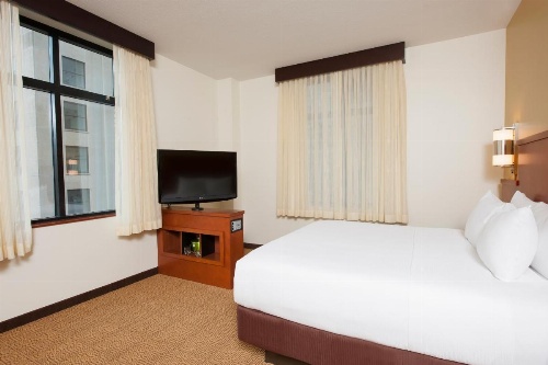 Hyatt Place Des Moines Downtown image 10