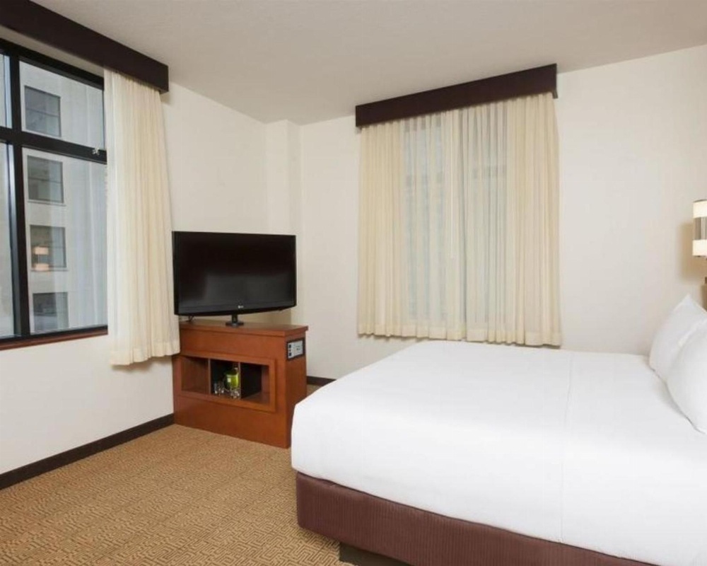 Hyatt Place Des Moines Downtown
